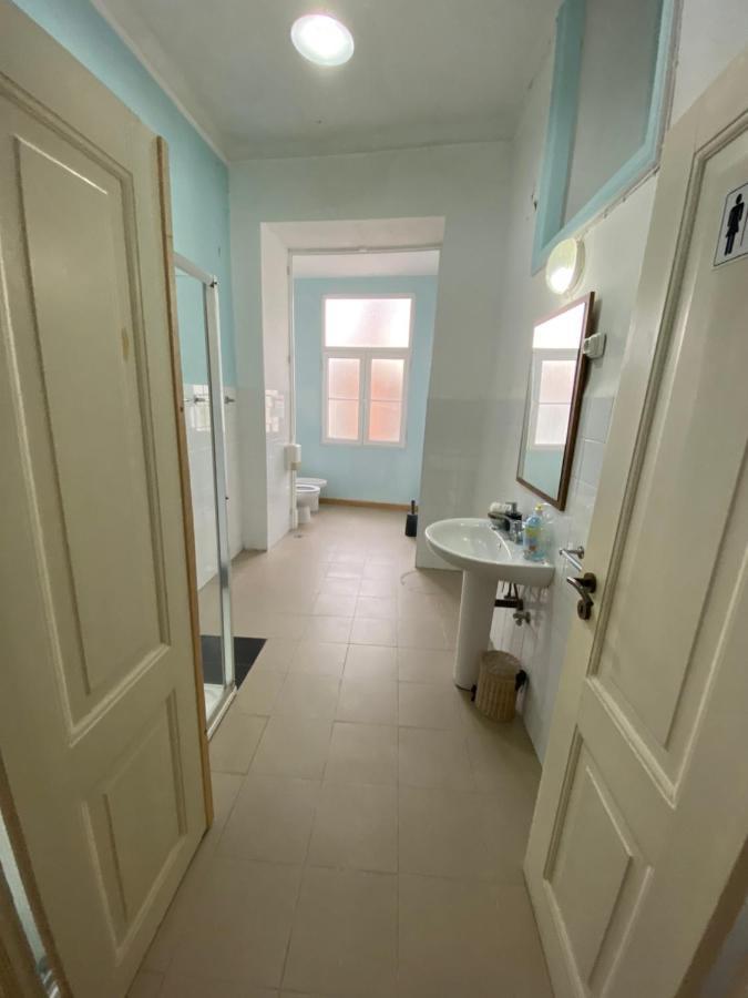 Classic Chiado 1 - Central Guest House Room With Shared Bathroom Lisboa Ngoại thất bức ảnh