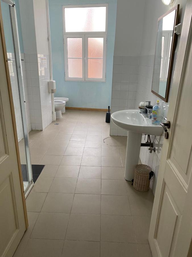 Classic Chiado 1 - Central Guest House Room With Shared Bathroom Lisboa Ngoại thất bức ảnh